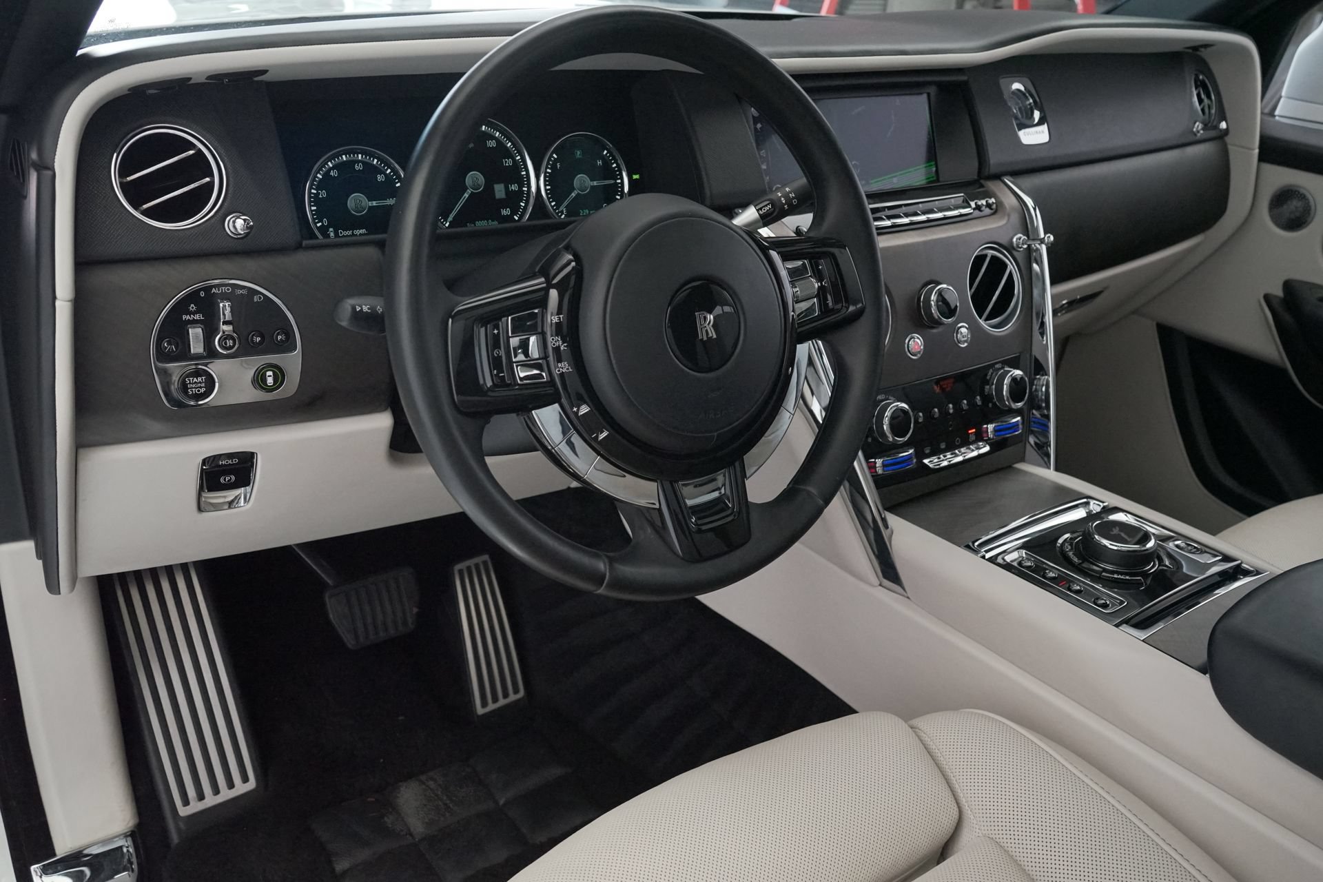 Used 2019 Rolls-Royce Cullinan AWD/4WD image 9