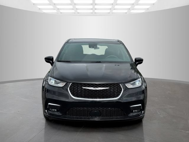 Certified 2025 Chrysler Pacifica Select FWD image 2
