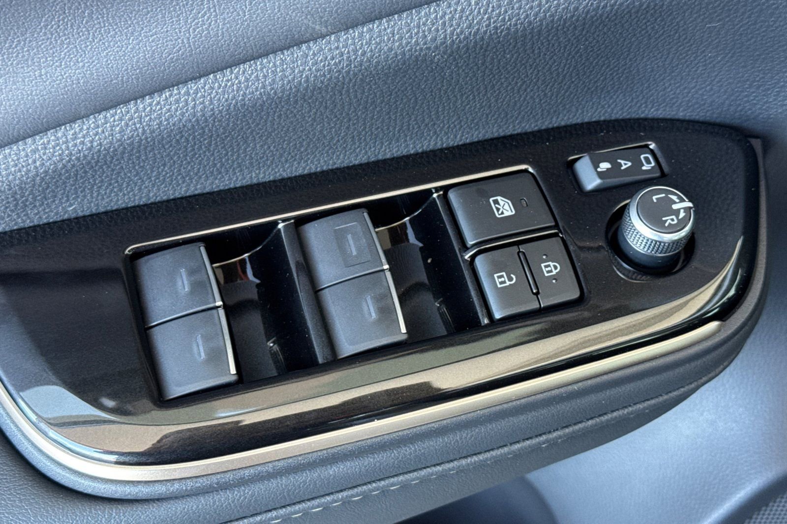 New 2026 Toyota Crown Signia image 14