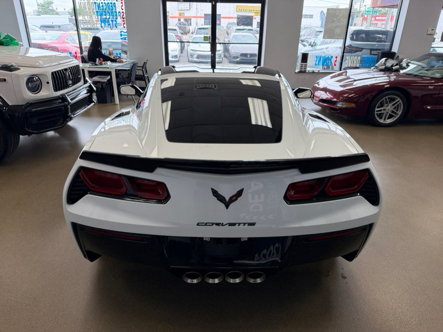 Used 2016 Chevrolet Corvette Stingray Coupe RWD image 14