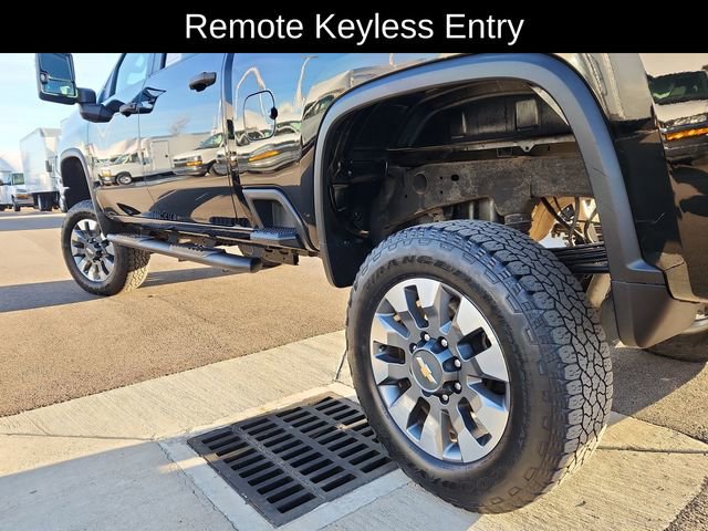 Used 2022 Chevrolet Silverado 2500 Custom w/ Custom Value Package image 17