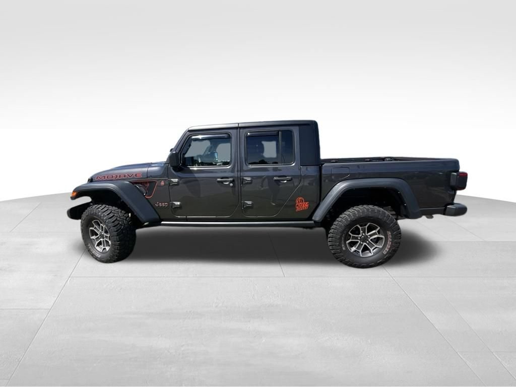 Used 2024 Jeep Gladiator Mojave w/ Technology Group AWD/4WD image 7
