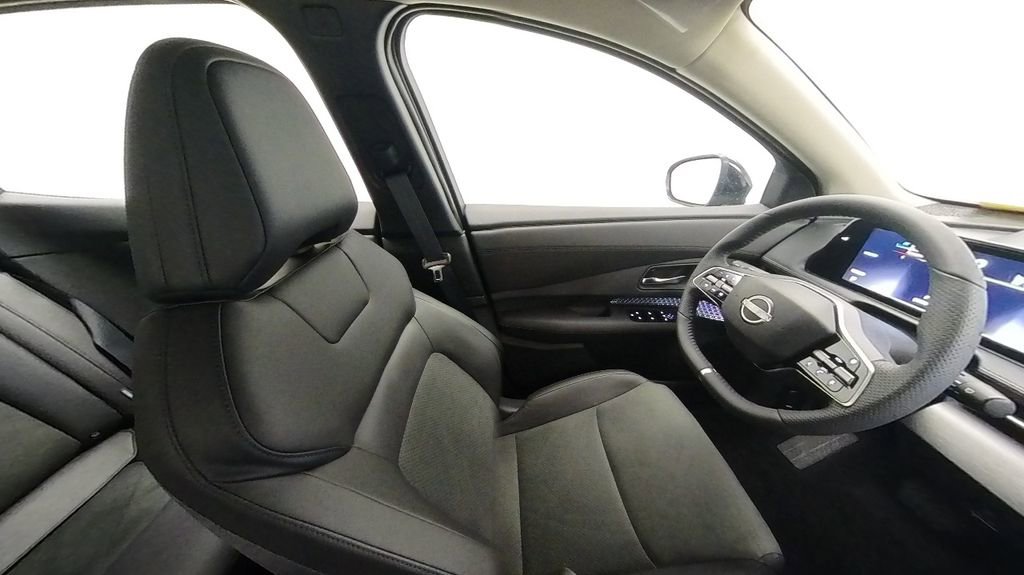 Used 2024 Nissan Ariya AWD image 27