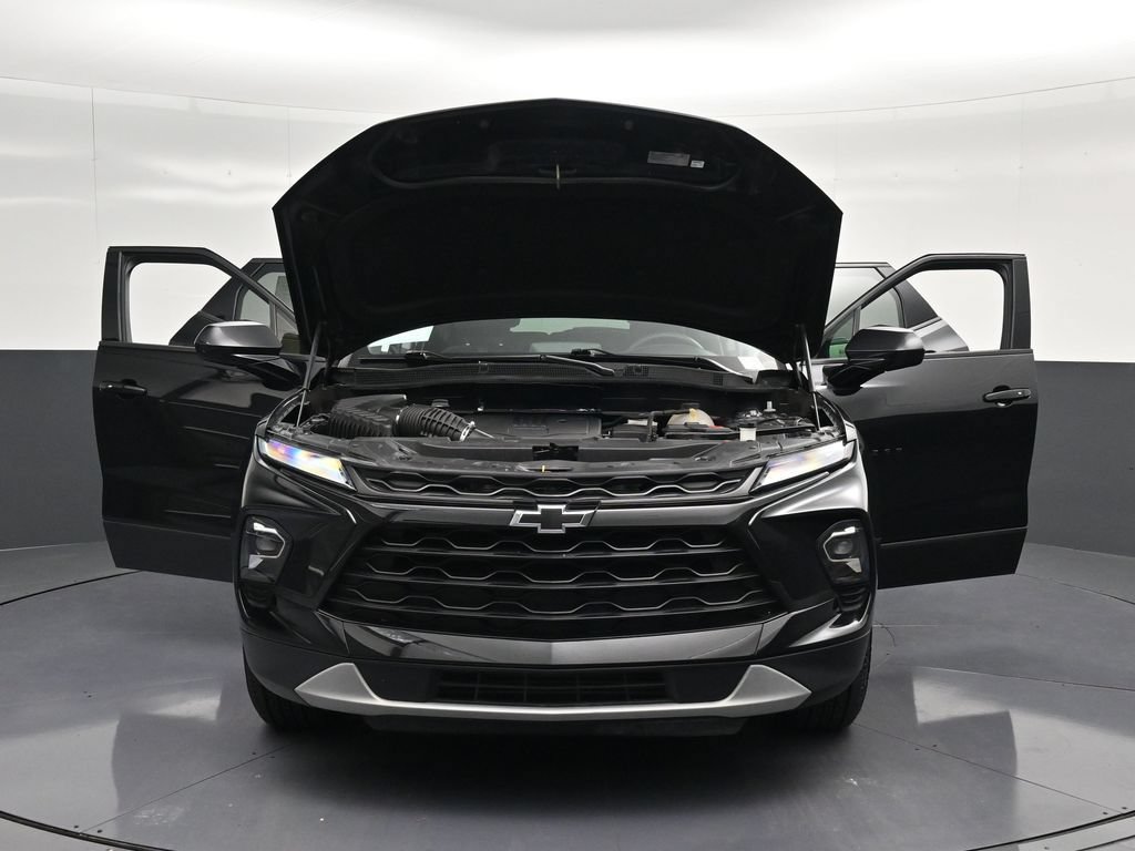 Used 2024 Chevrolet Blazer LT w/ Midnight/Sport Edition FWD image 33