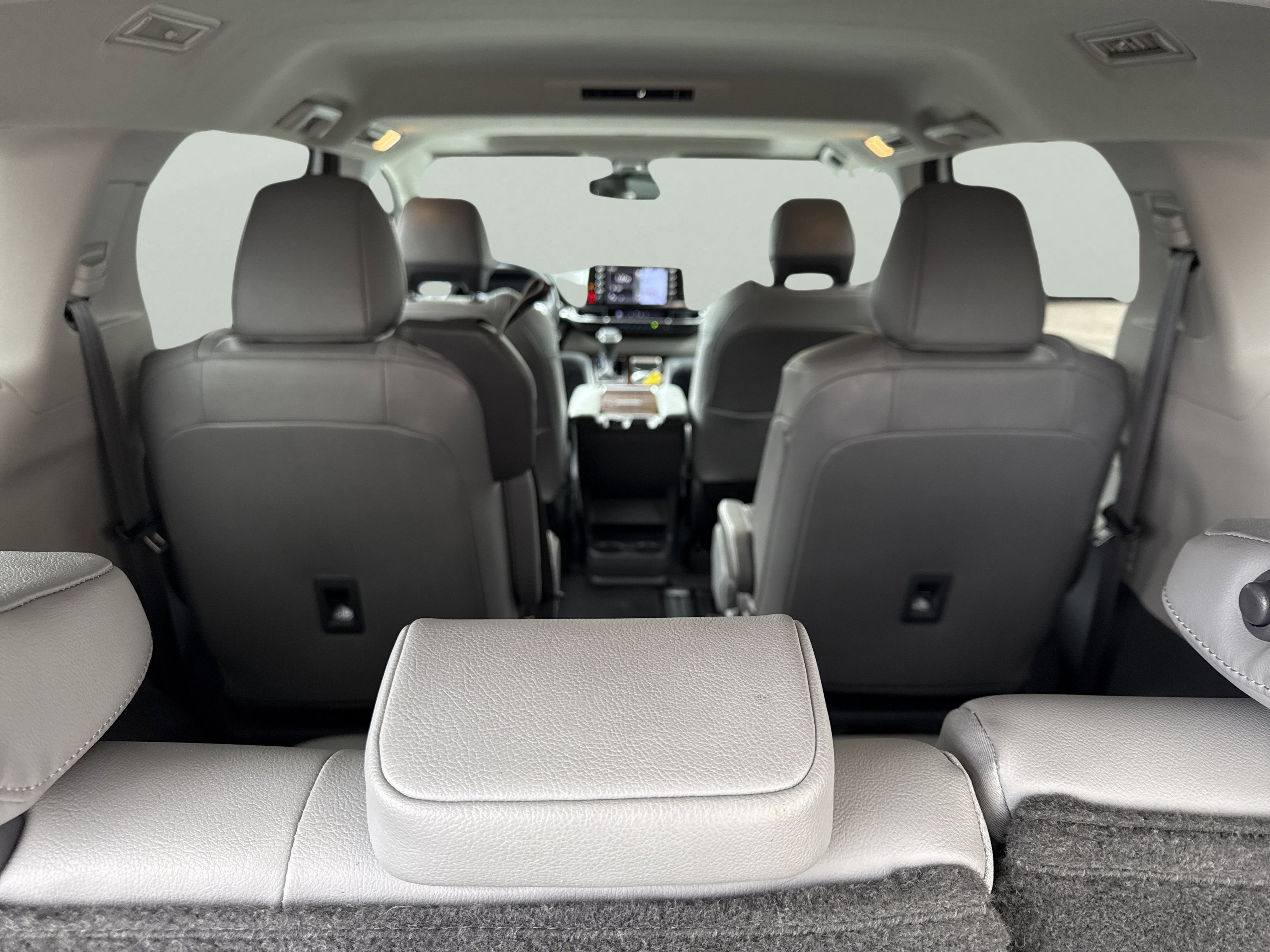 Used 2021 Toyota Sienna XLE w/ XLE Plus Package image 8