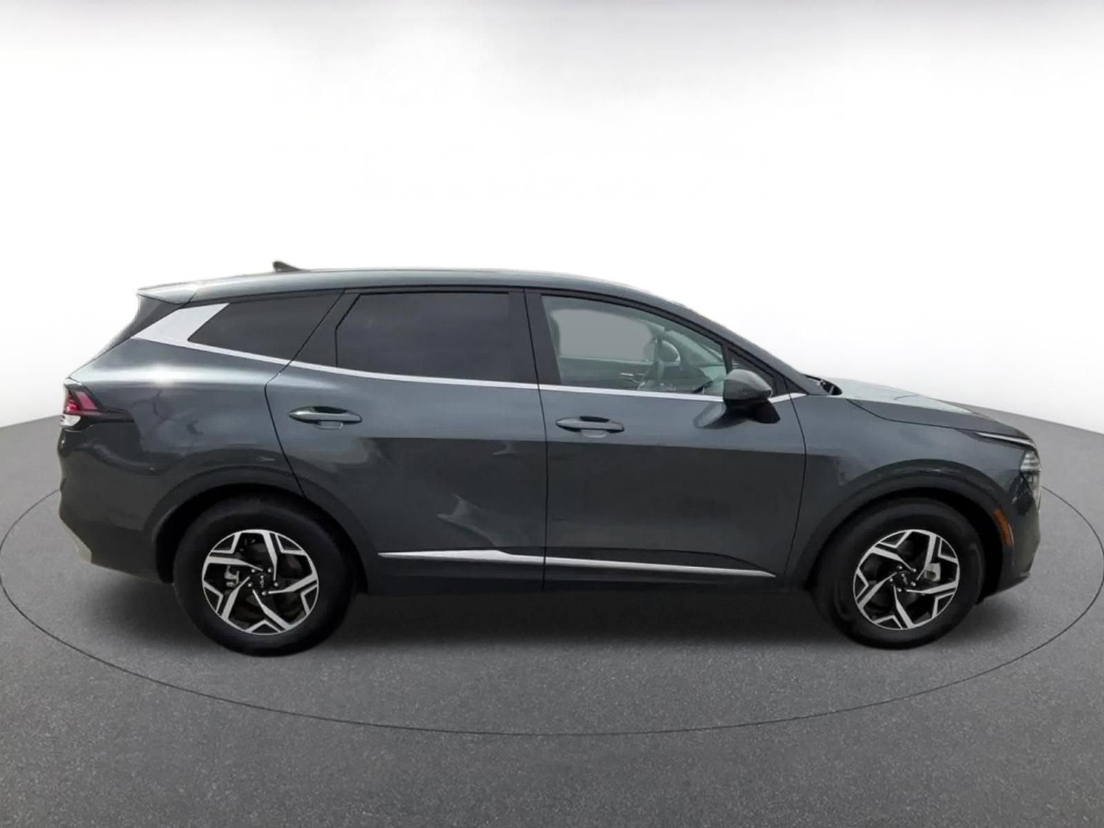 Used 2025 Kia Sportage LX image 16