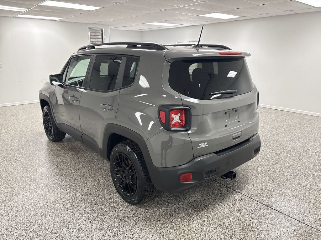 Used 2019 Jeep Renegade Latitude w/ Cold Weather Group image 6