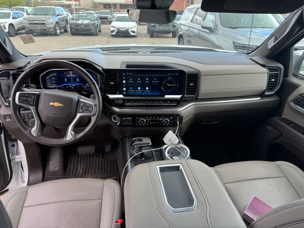 Used 2022 Chevrolet Silverado 1500 LTZ w/ Technology Package image 12