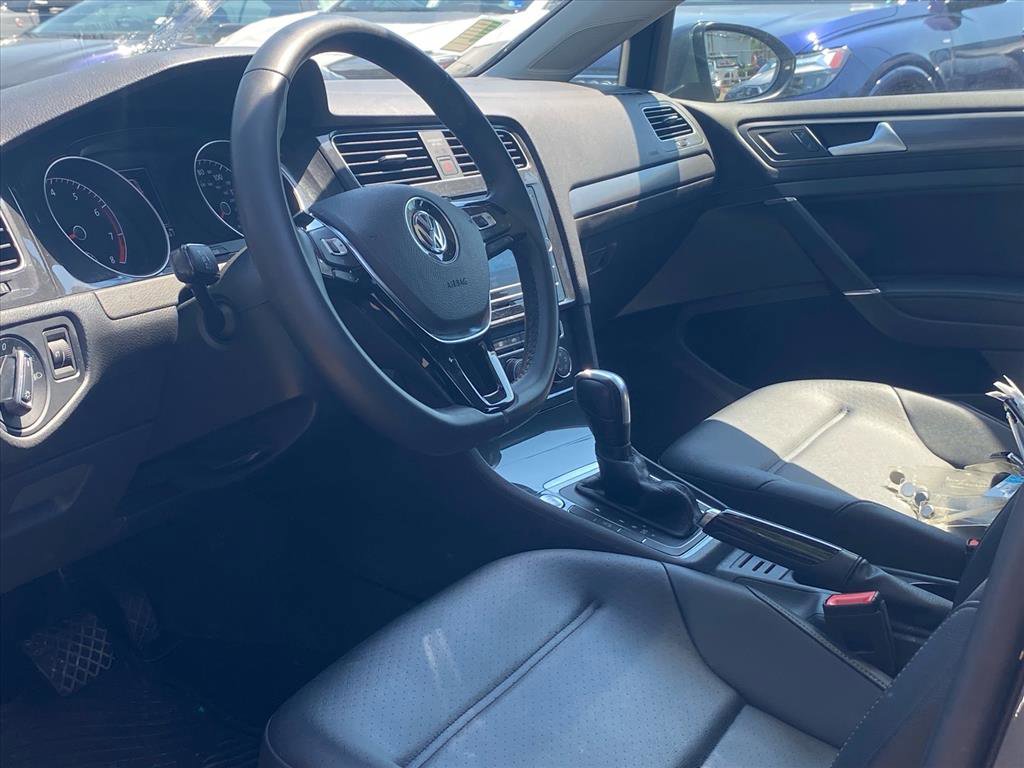 Certified 2020 Volkswagen Golf 4-Door FWD image 11