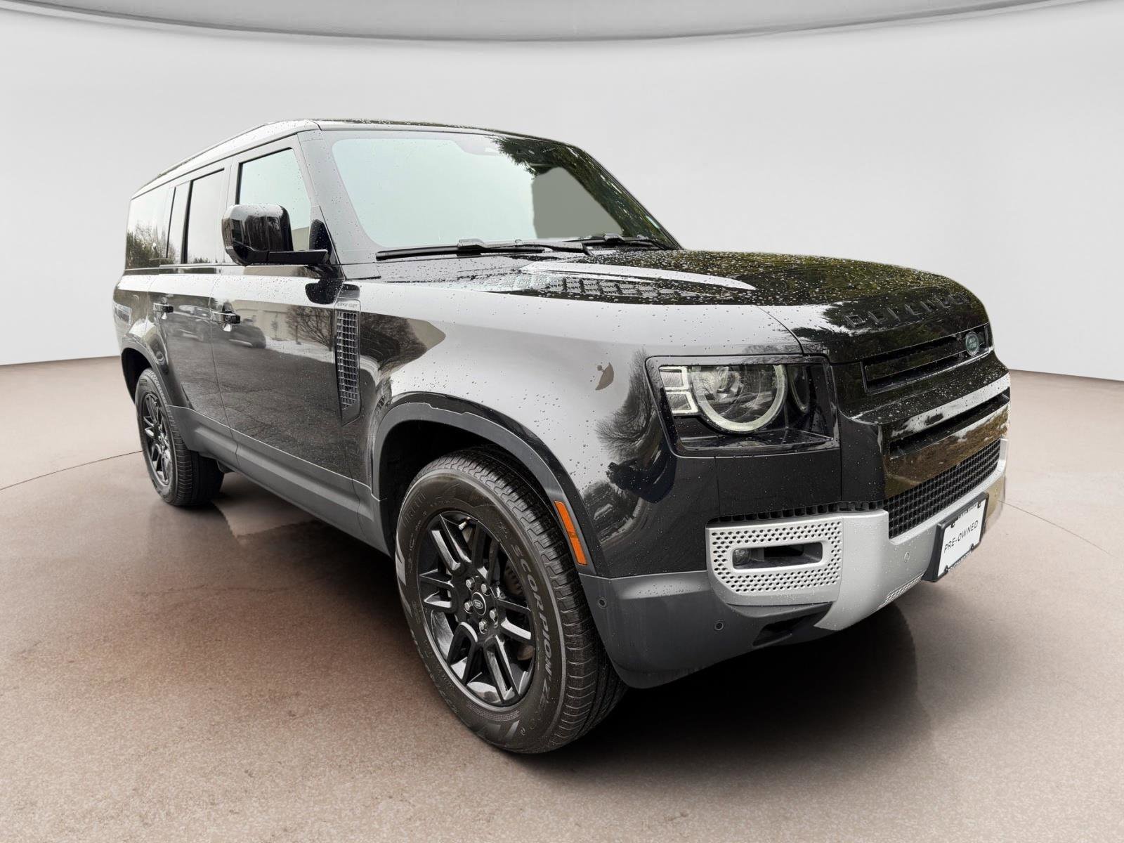 Used 2023 Land Rover Defender 130 SE image 7