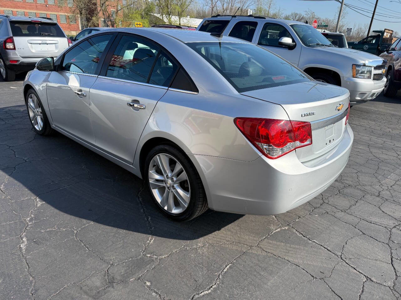 Used 2014 Chevrolet Cruze LTZ w/ Enhanced Safety Package FWD image 4