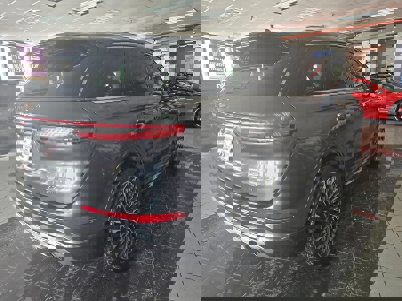 Used 2020 Lincoln Corsair Reserve w/ Equipment Group 201A image 4