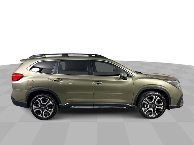 Used 2023 Subaru Ascent Limited AWD/4WD image 9