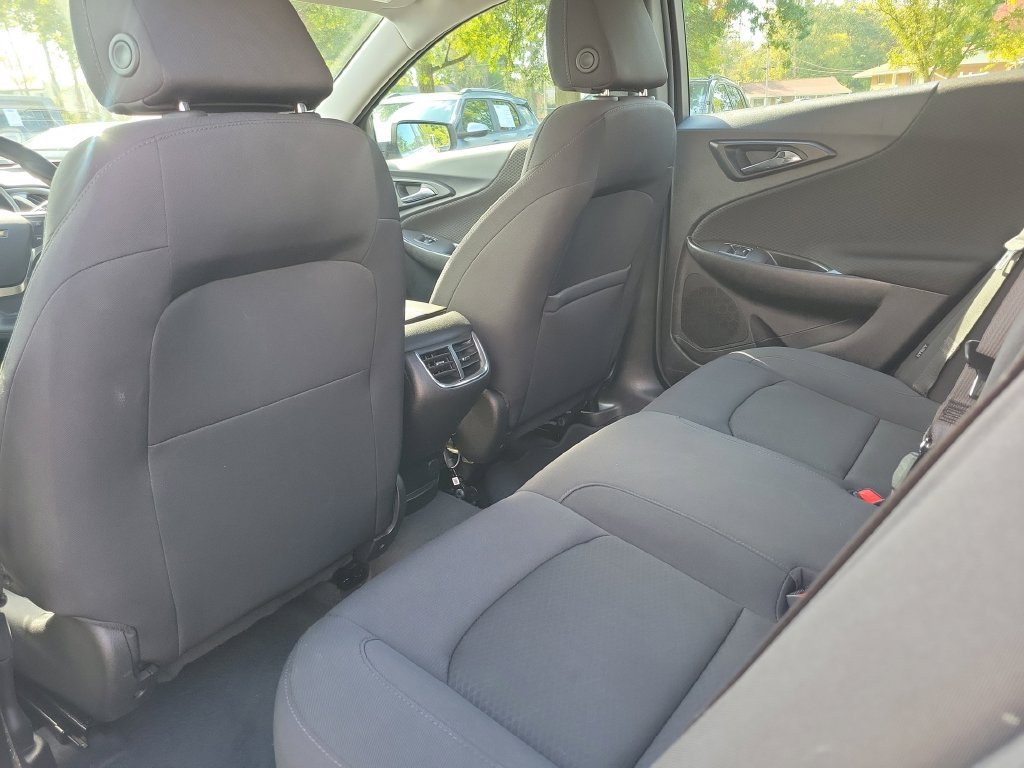 Used 2025 Chevrolet Malibu LT FWD image 16
