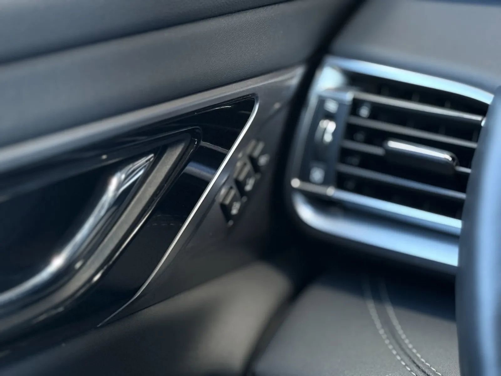 Used 2024 Subaru Outback Limited image 25