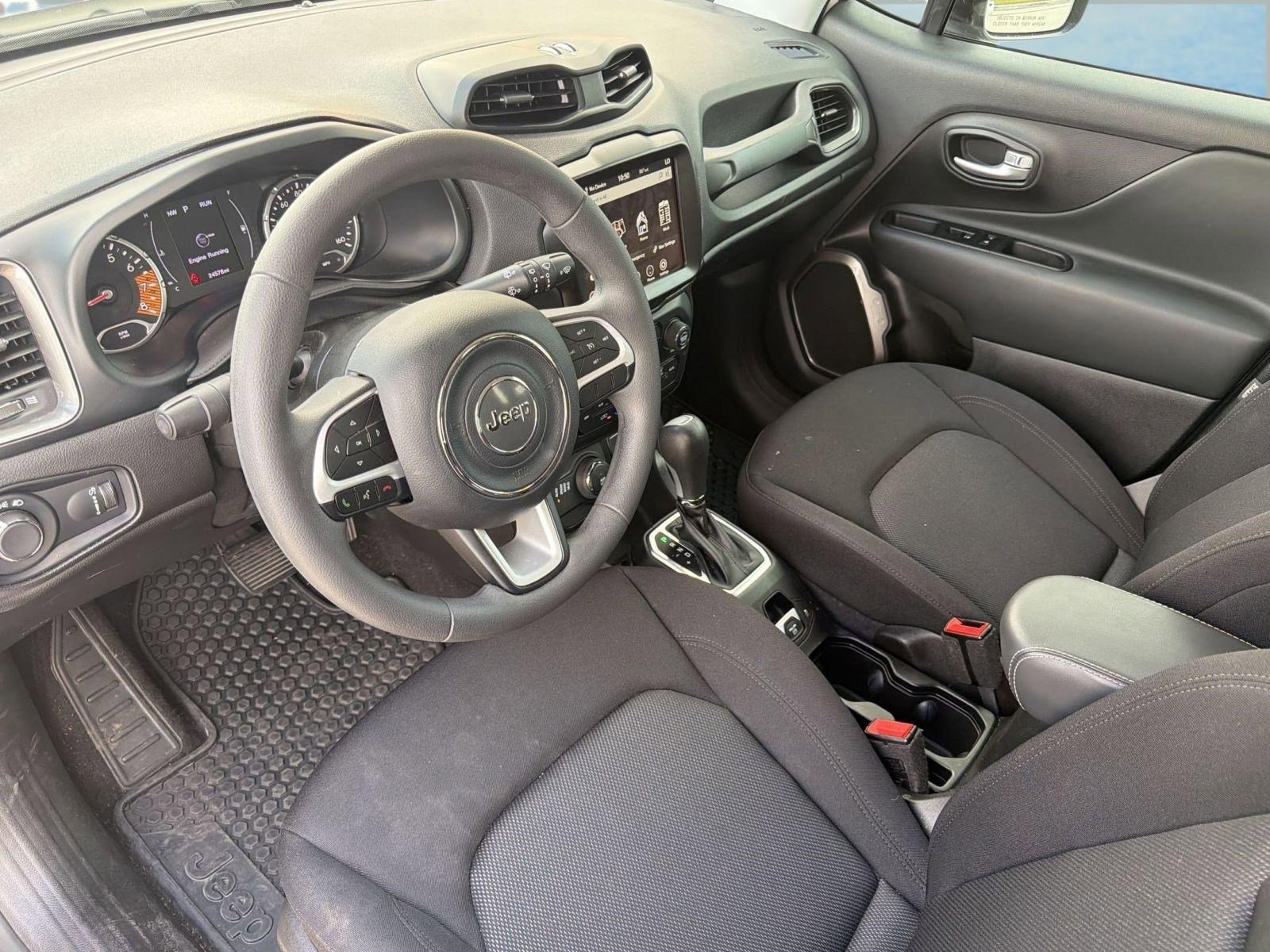 Used 2023 Jeep Renegade Latitude AWD/4WD image 4