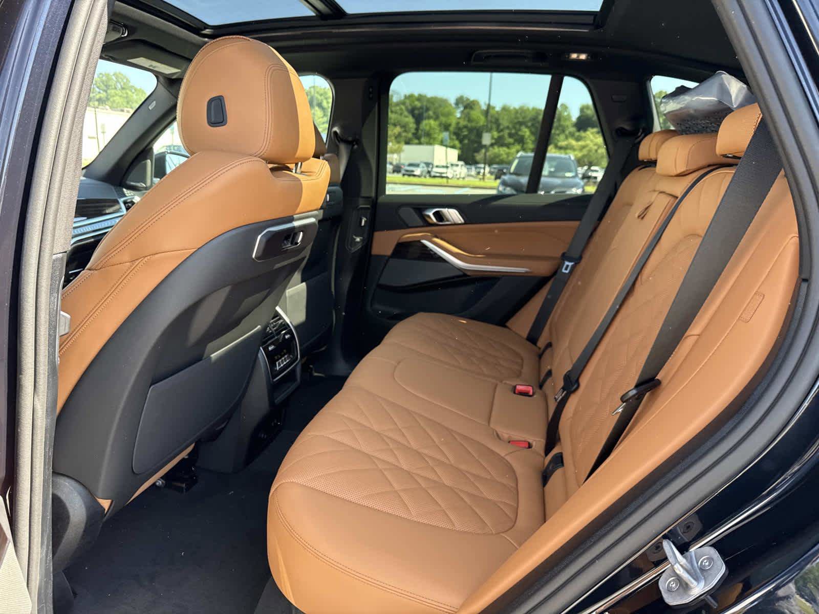 New 2026 BMW X5 xDrive40i w/ M Sport Package AWD/4WD image 15