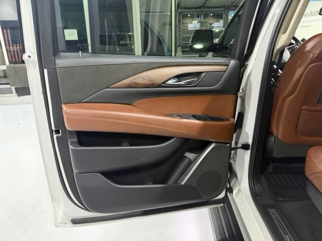 Used 2019 Cadillac Escalade ESV Premium Luxury AWD/4WD image 30