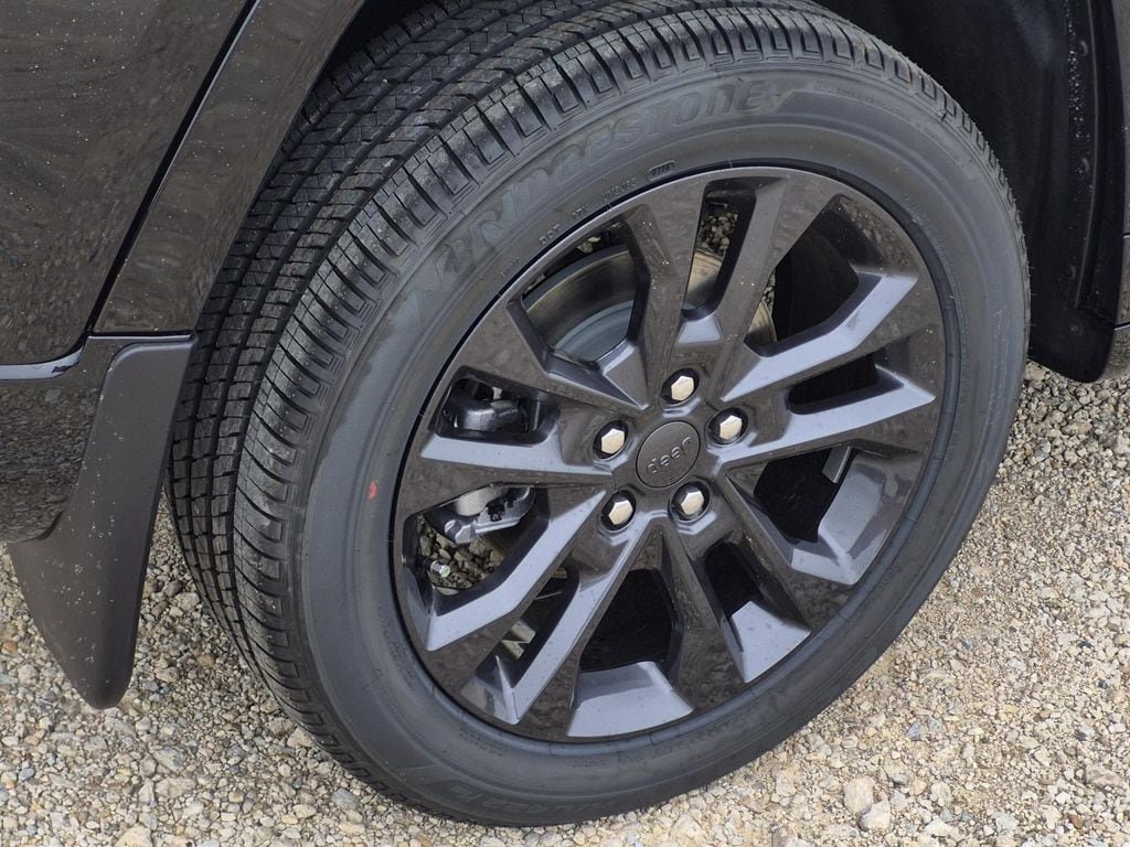 New 2026 Jeep Grand Cherokee Limited AWD/4WD image 6