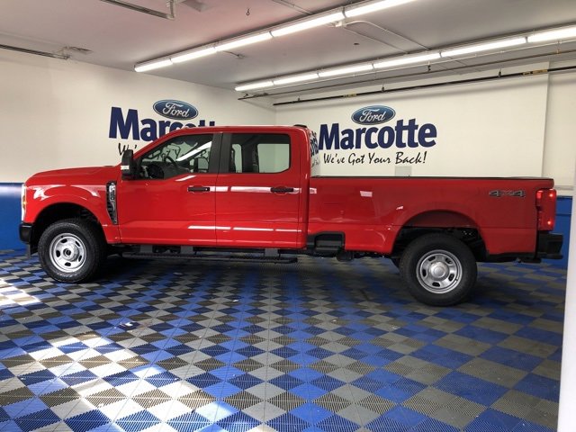 New 2025 Ford F350 XL image 2