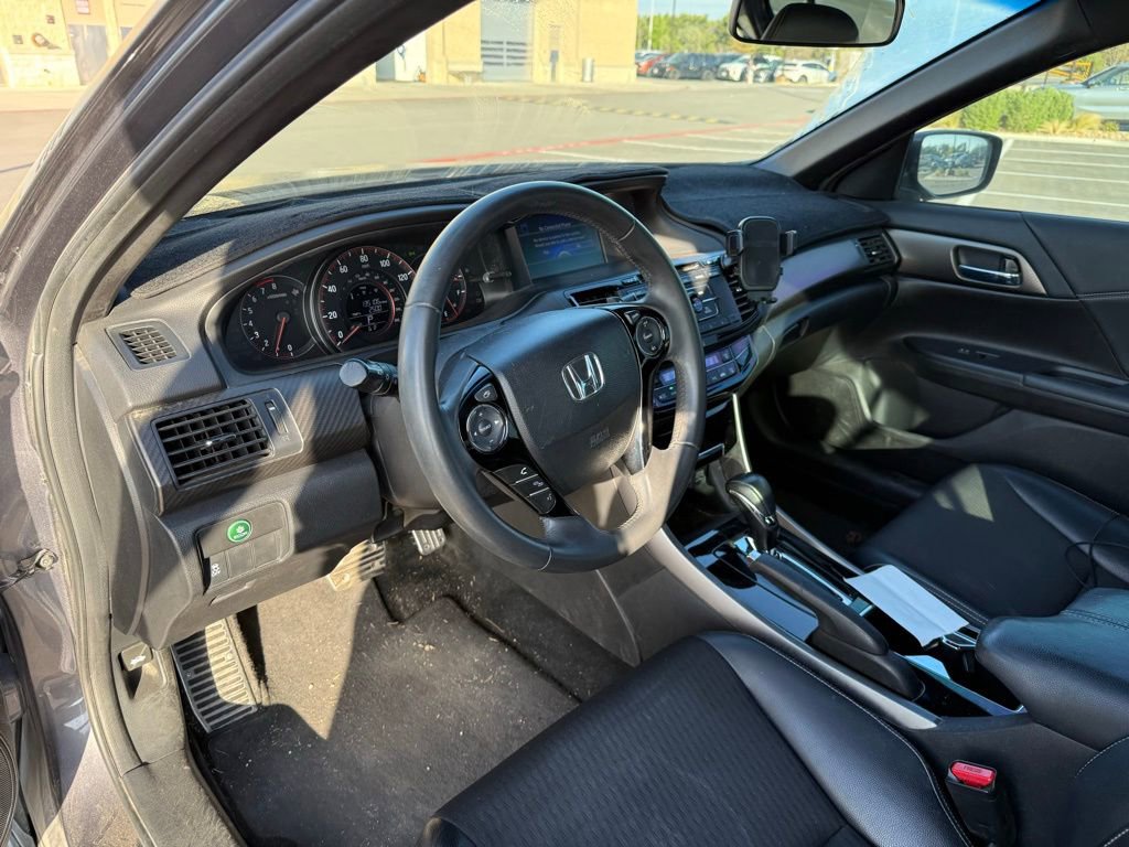 Used 2017 Honda Accord Sport image 7