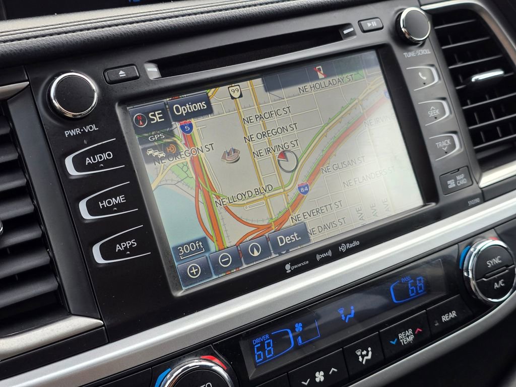 Used 2018 Toyota Highlander SE image 33