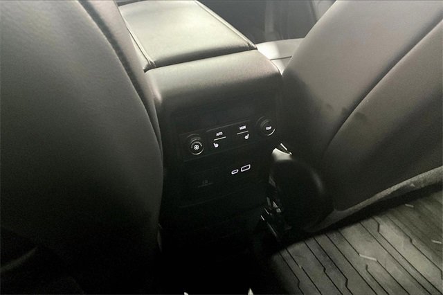 Used 2022 GMC Acadia Denali image 10