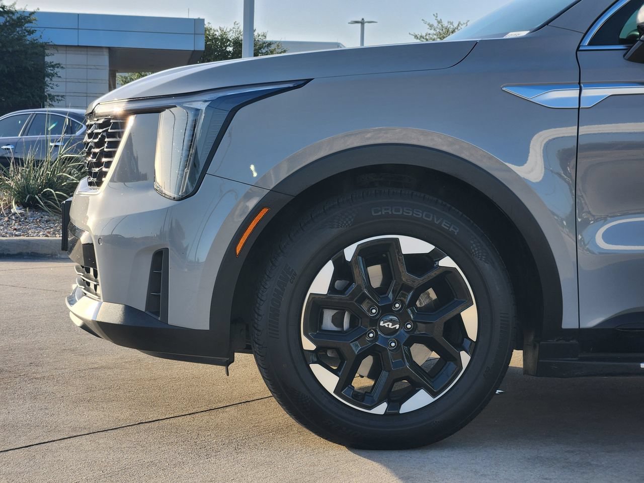 Used 2025 Kia Sorento S FWD image 8