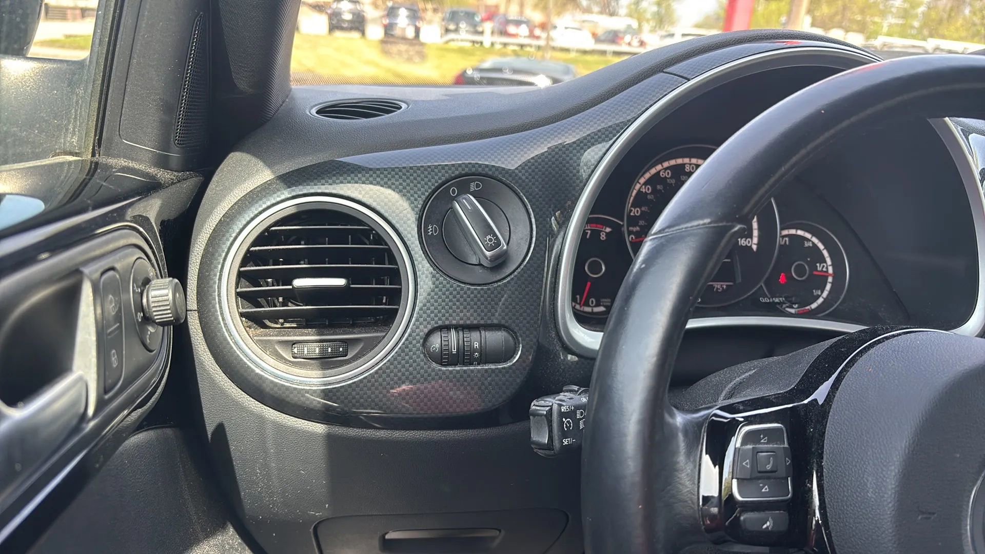 Used 2014 Volkswagen Beetle R-Line image 15