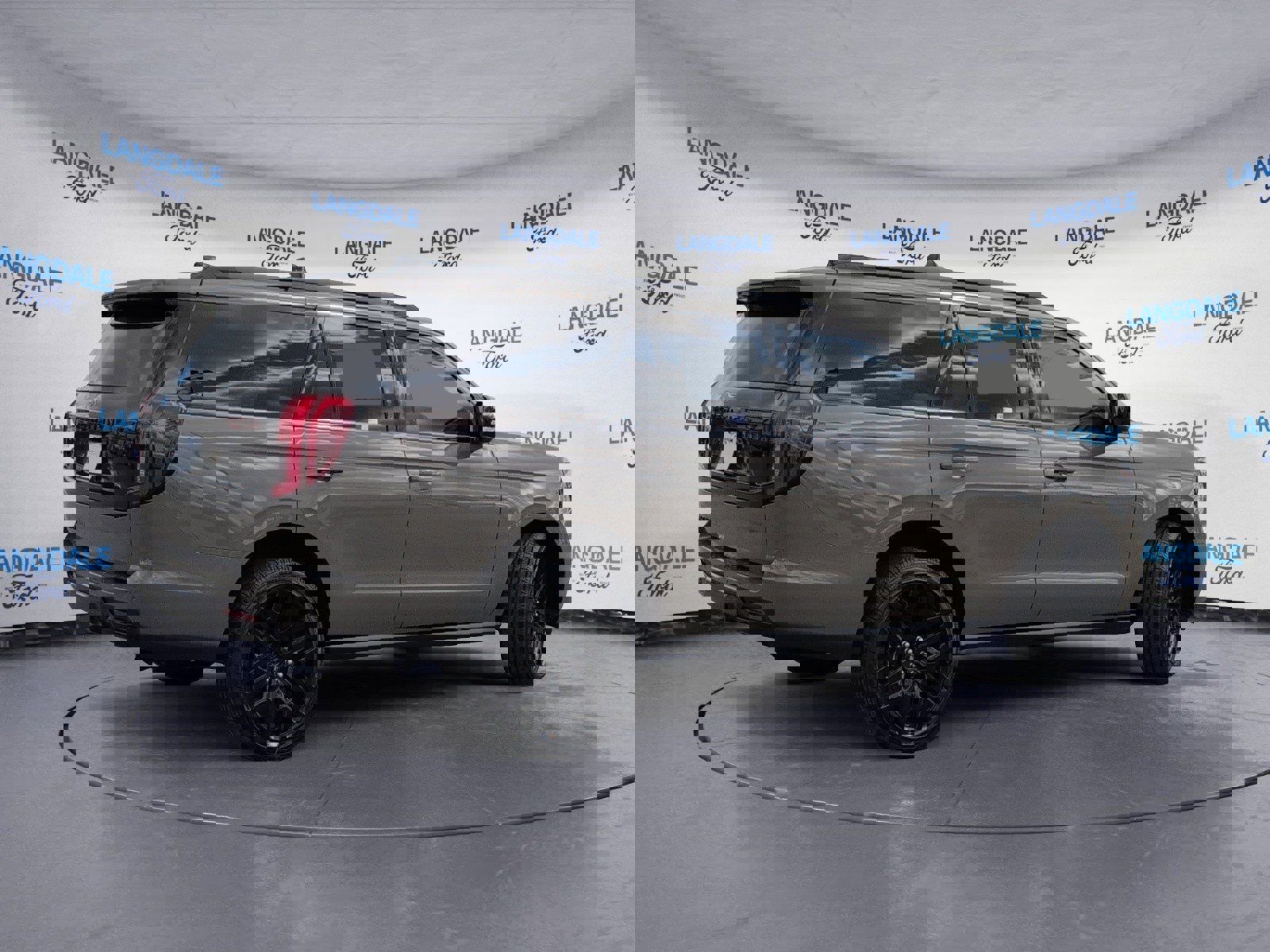 New 2026 Ford Expedition Platinum w/ Stealth Performance Package image 4