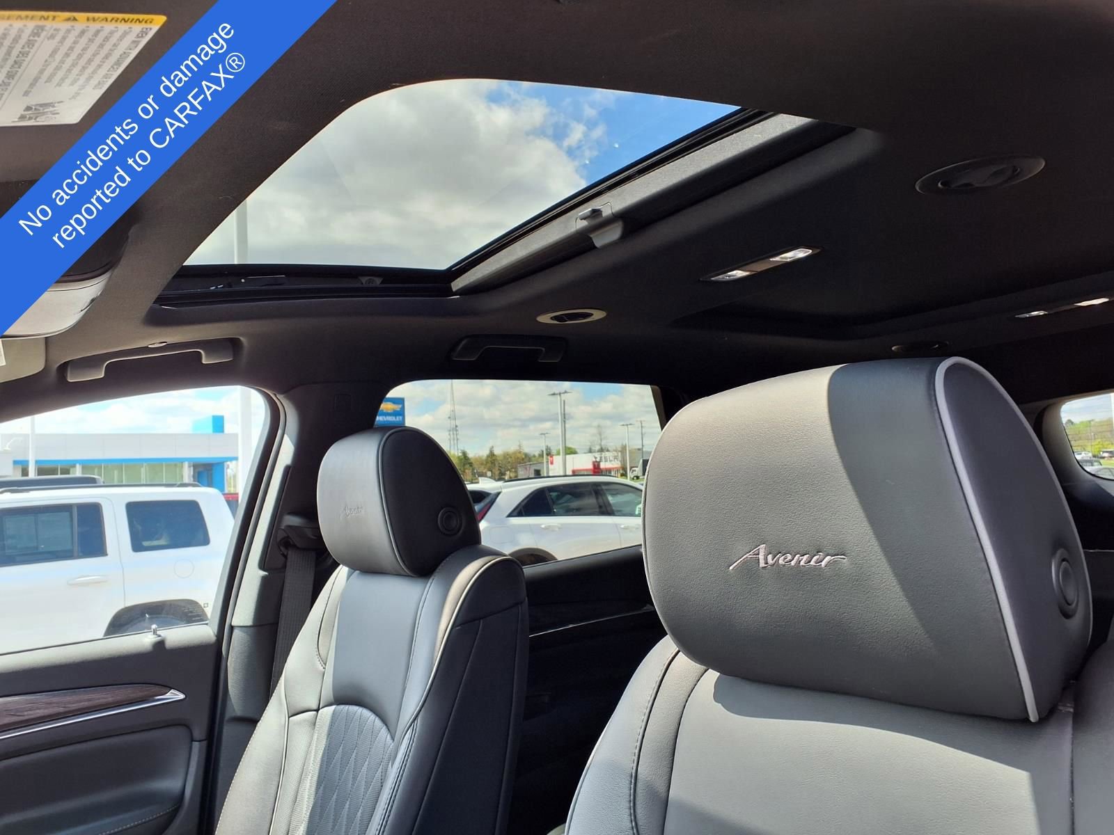 Used 2024 Buick Enclave Avenir w/ Avenir Technology Package AWD/4WD image 18