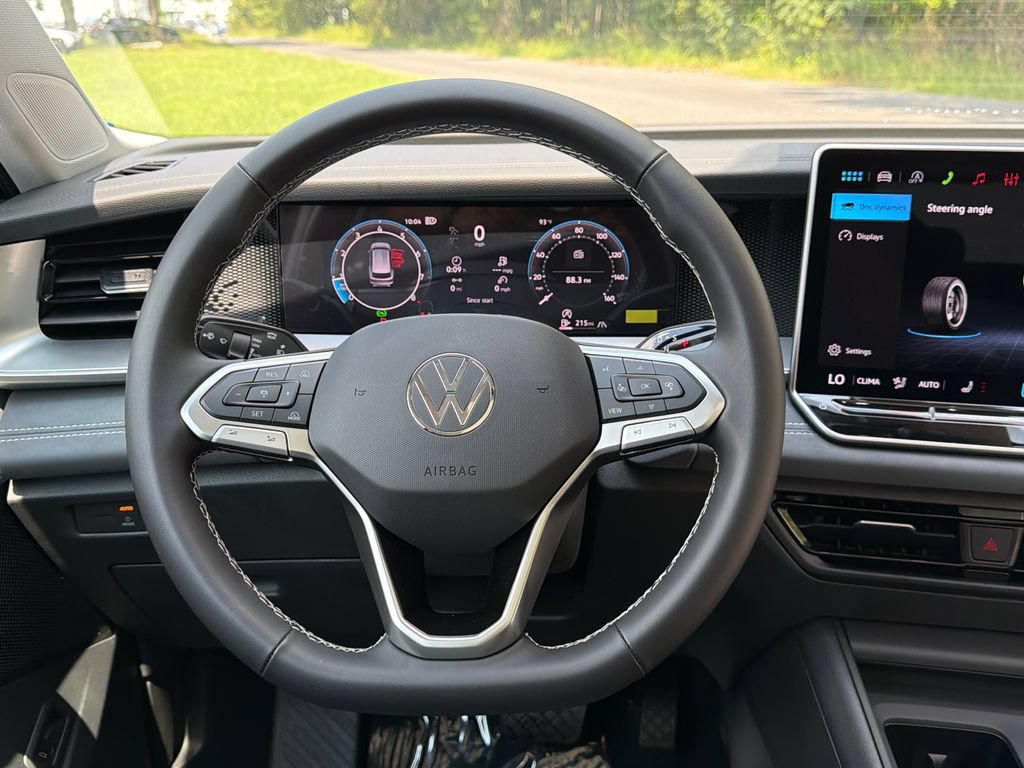 New 2026 Volkswagen Tiguan SE AWD/4WD image 15