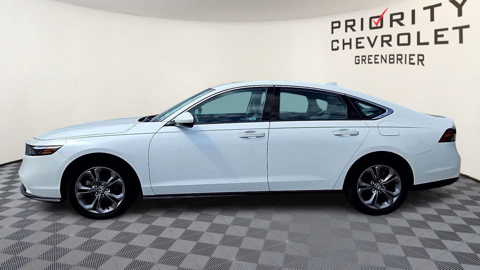 Used 2023 Honda Accord EX image 5