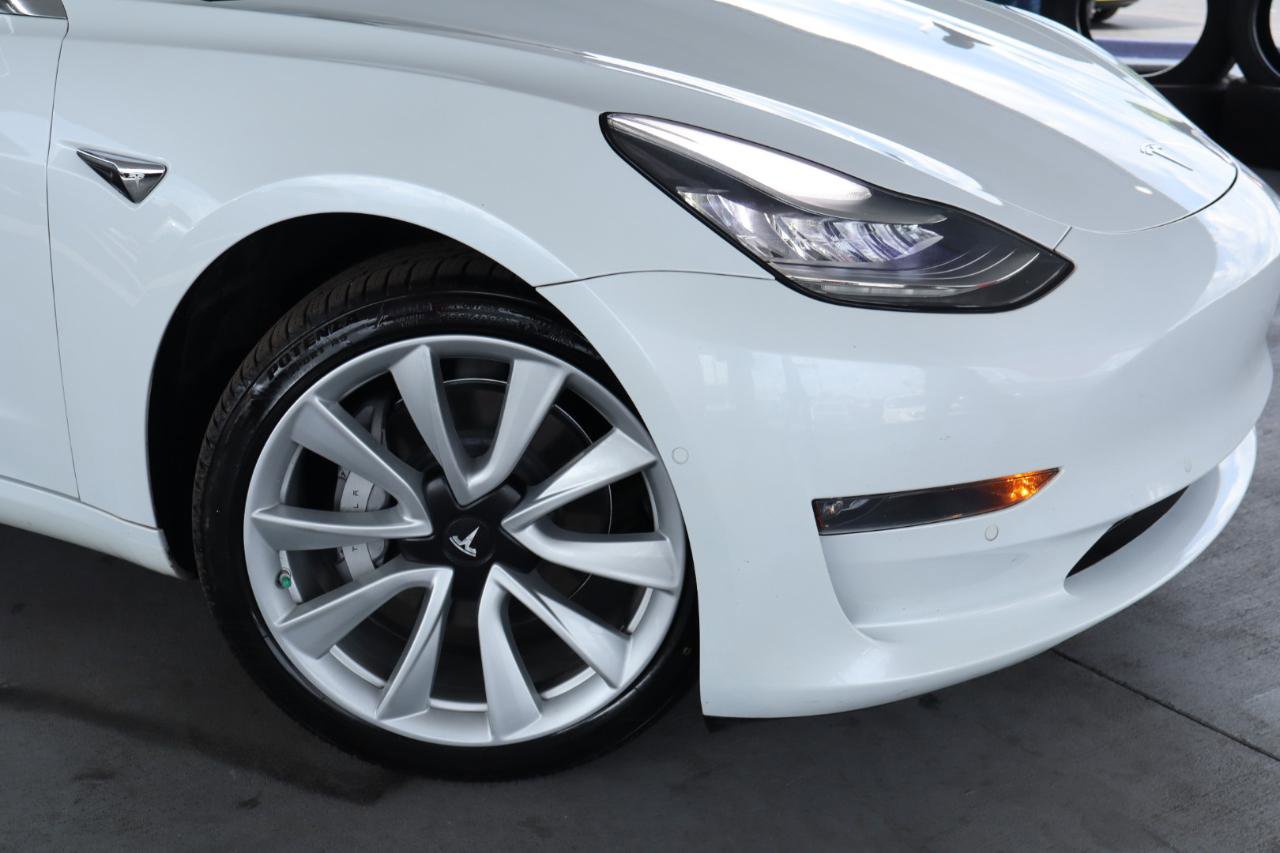 Used 2018 Tesla Model 3 Long Range RWD image 4