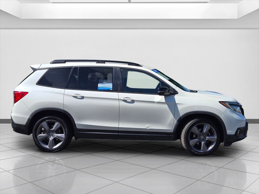 Certified 2019 Honda Passport Touring image 4