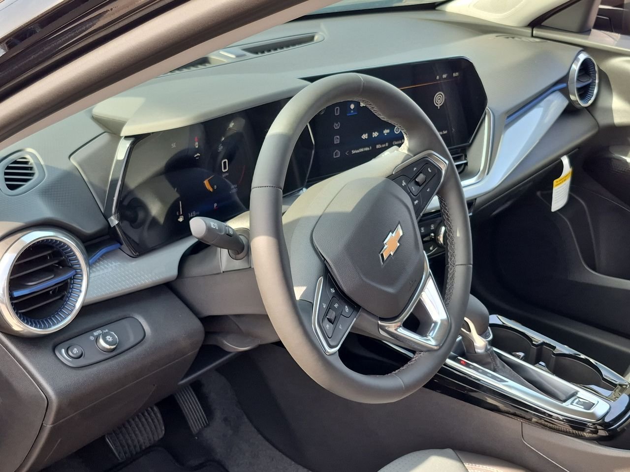 New 2026 Chevrolet Trax LT w/ Driver Confidence Package FWD image 10
