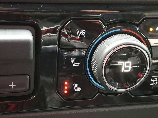 Used 2022 Chevrolet Silverado 1500 ZR2 w/ Technology Package image 16