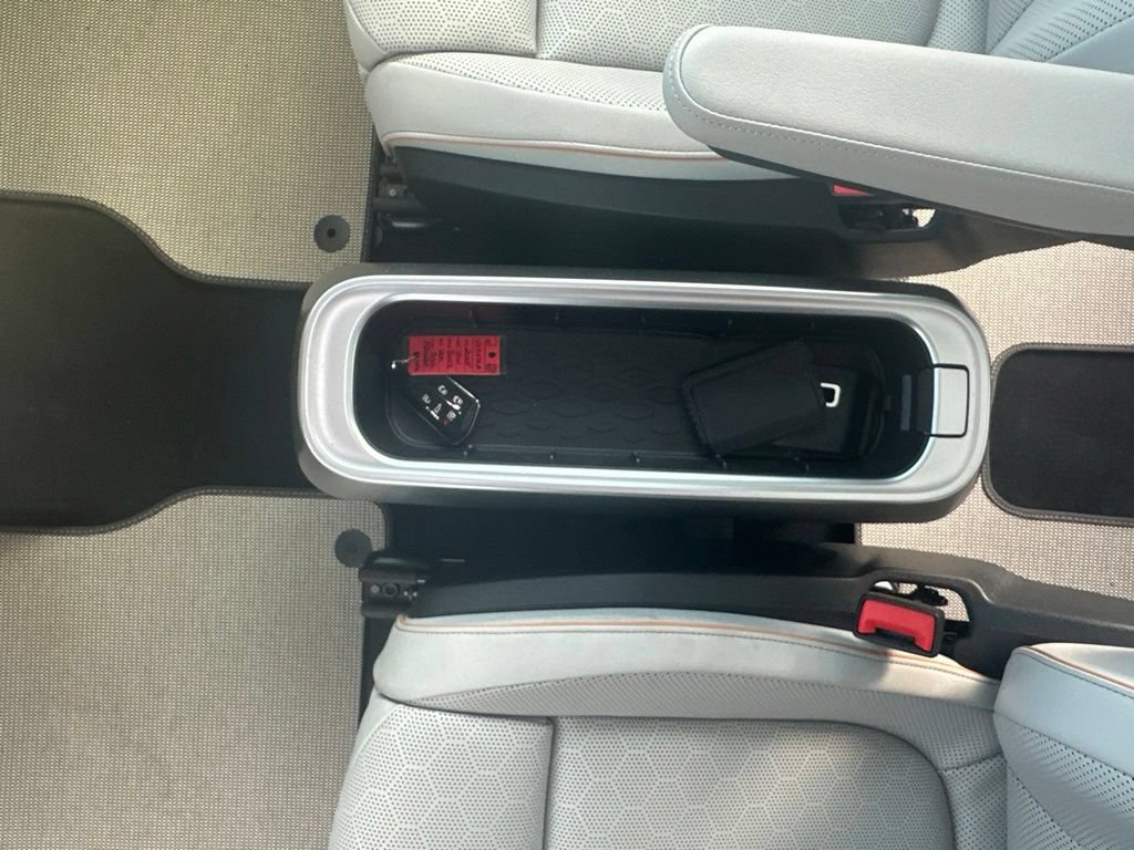 Used 2025 Volkswagen ID. Buzz 1st Edition AWD/4WD image 36