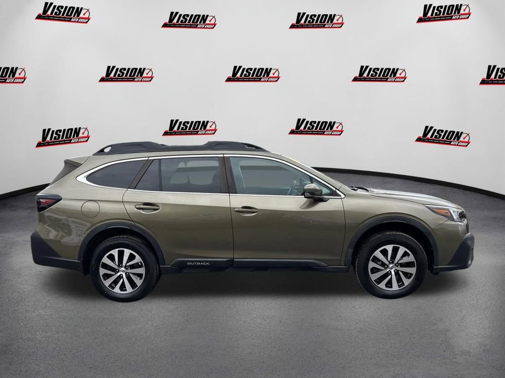 Used 2020 Subaru Outback Premium image 4