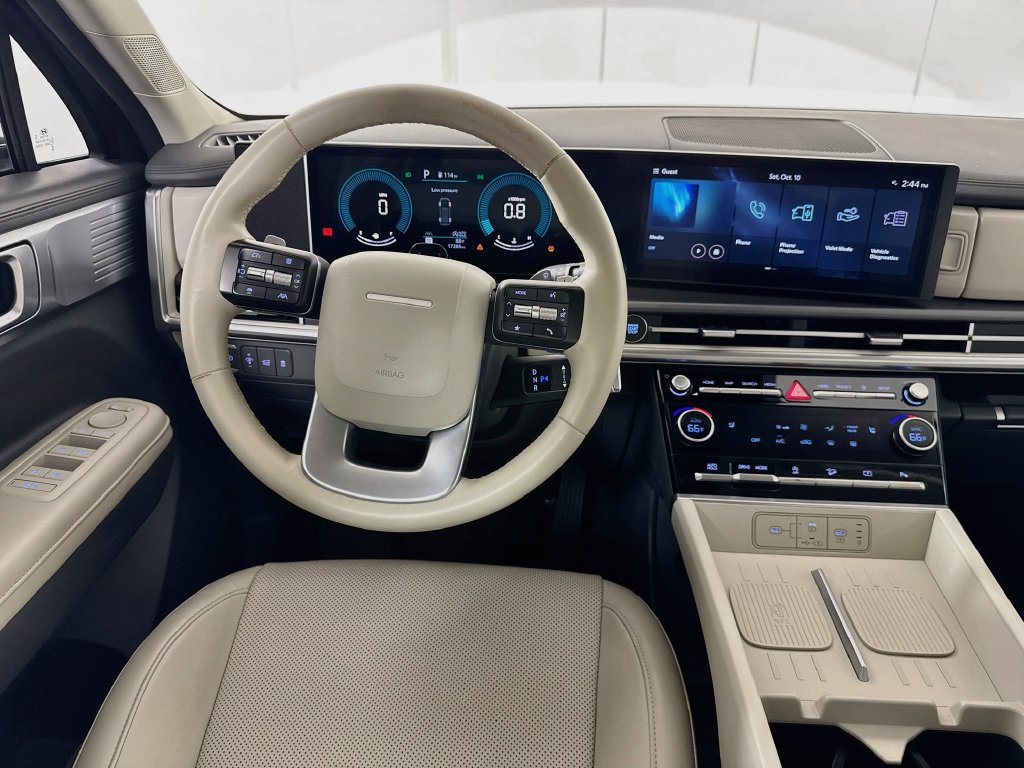 Used 2025 Hyundai Santa Fe SEL FWD image 27