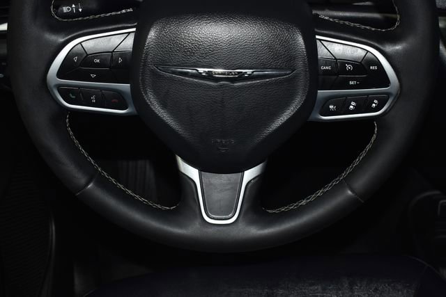 Certified 2025 Chrysler Pacifica Select image 25