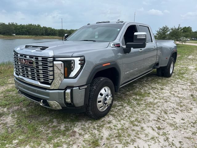 Certified 2025 GMC Sierra 3500 Denali w/ Denali Reserve Package AWD/4WD image 1