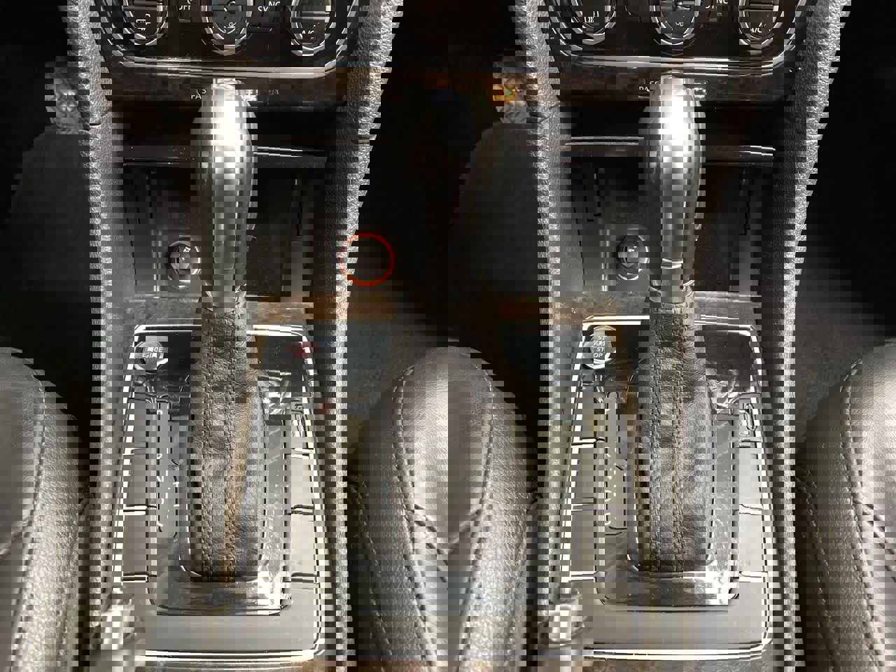 Used 2014 Volkswagen Passat TDI SEL Premium image 28