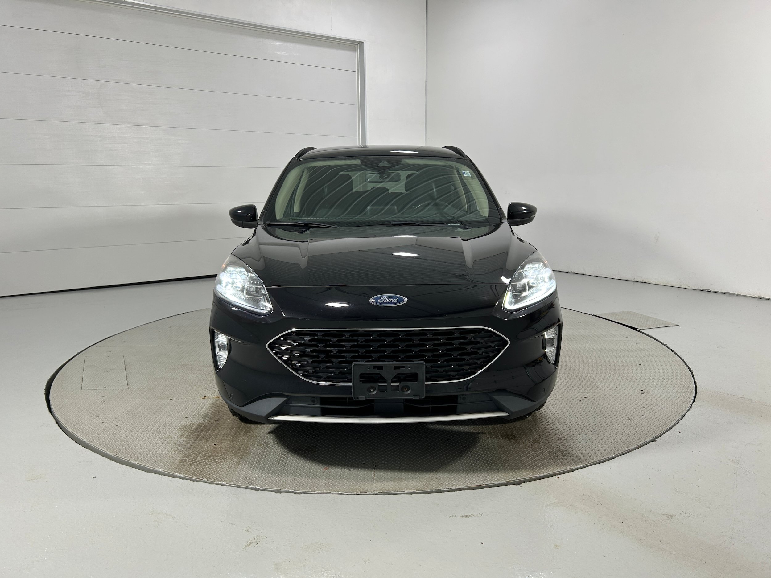 Used 2020 Ford Escape Titanium AWD/4WD image 18