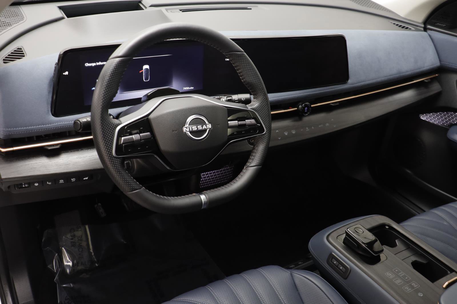 Used 2024 Nissan Ariya AWD image 6