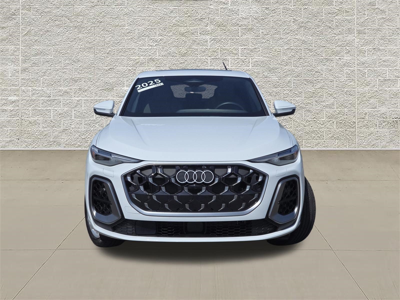 Certified 2025 Audi Q5 Premium Plus w/ Premium Plus AWD/4WD image 2