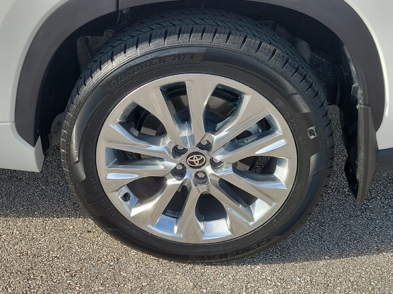 Used 2026 Toyota Highlander Limited AWD/4WD image 5
