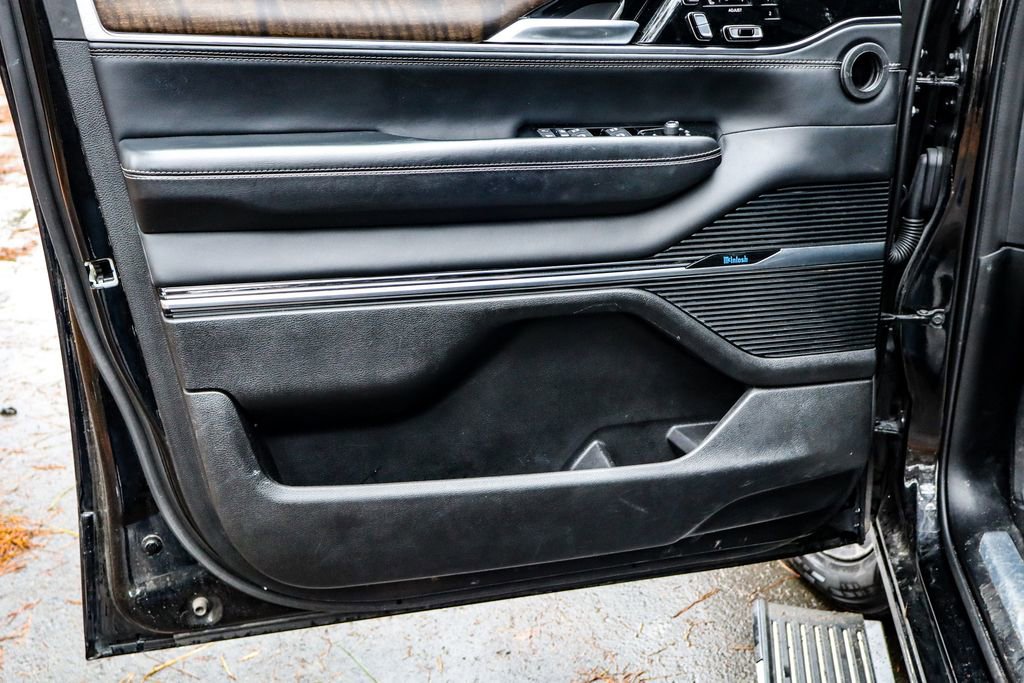 Used 2024 Jeep Grand Wagoneer L 4WD image 41