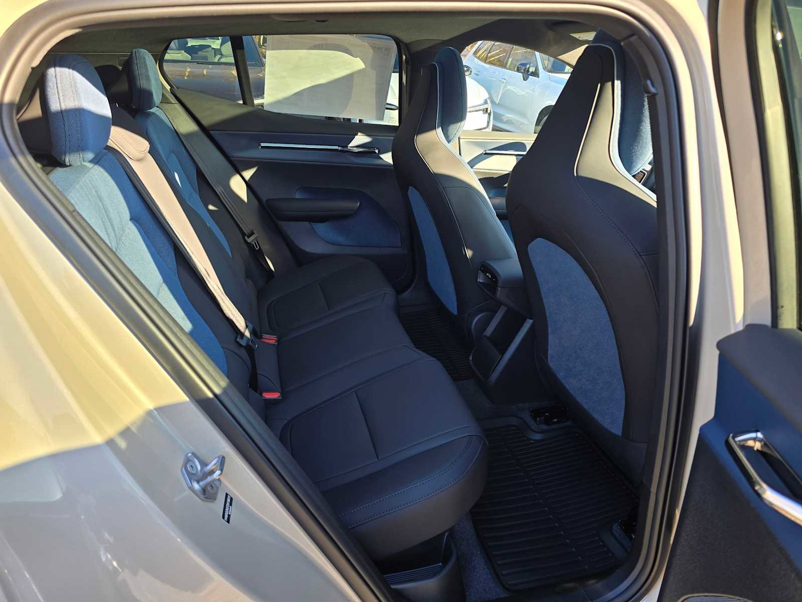 New 2026 Volvo EX30 Plus w/ Protection Package Premier AWD/4WD image 12