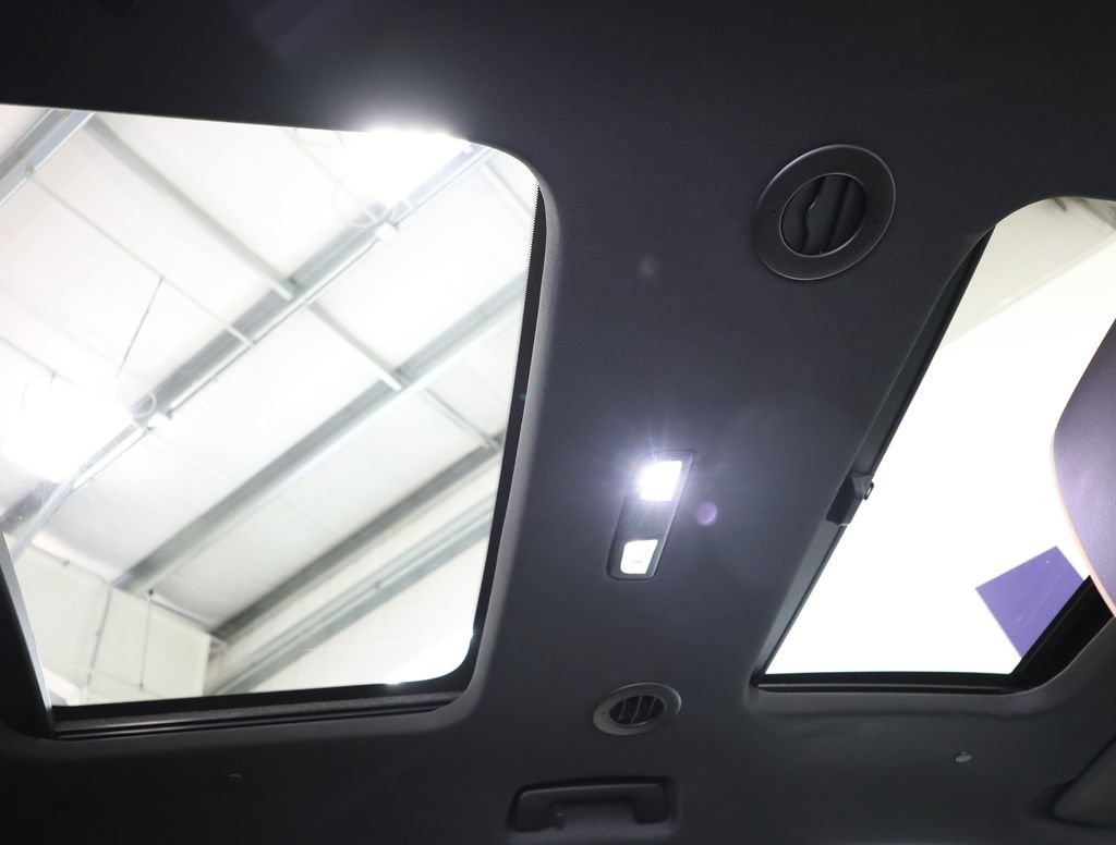 Used 2023 Chevrolet Traverse Premier AWD/4WD image 26